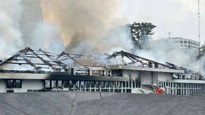 Kebakaran hanguskan kantor Bapelitbang Kota Bandung.