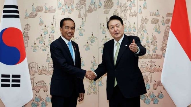 Presiden Jokowi dan Presiden Korsel Yoon Suk-yeol di Istana Kepresidenan Seoul
