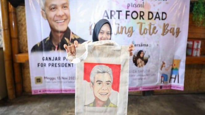 Srikandi Ganjar Jawa Barat gelar painting tote bag
