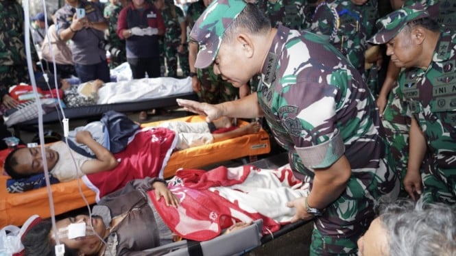 VIVA Militer: KSAD Jenderal TNI Dudung temui korban gempa di RSUD Cianjur