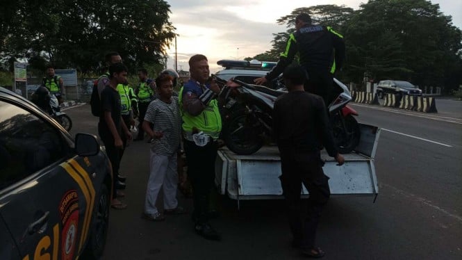 Polisi Amankan Motor-motor Yang Balap Liar Dekat Kantor Gubernur Banten
