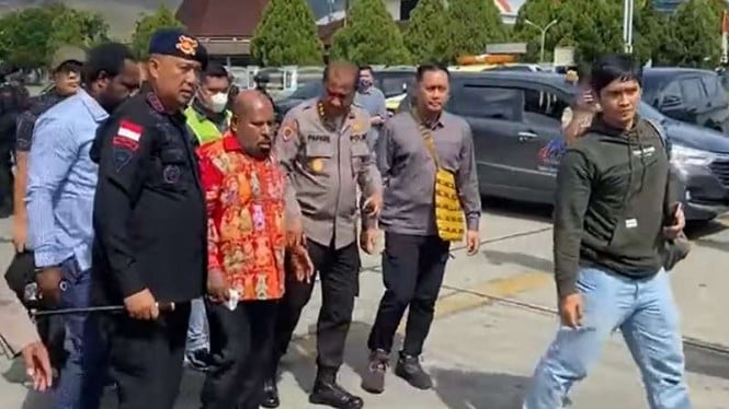 Gubernur Papua Lukas Enembe saat ditangkap KPK