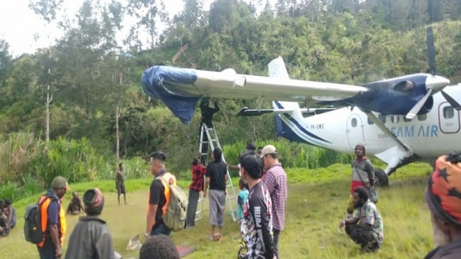 SAM Air tergelincir di Papua