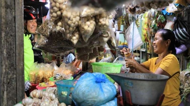 Ganjar Pranowo mengecek sejumlah pasar di Kota Semarang