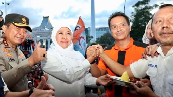 Gubernur Jawa Timur Khofifah Indar Parawasa menerima perwakilan buruh.