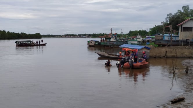 Pencarian Plt Ketua DPC Golkar Kubu Raya yang Menceburkan Diri ke Sungai Kapuas